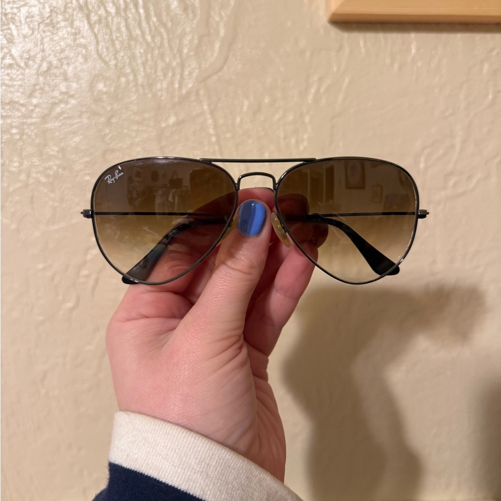 Ray-Ban Aviator Sunglasses Black with Brown Gradient Lenses